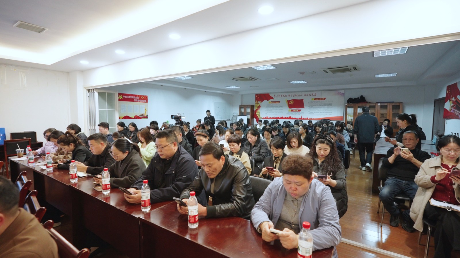家居以旧换新政策宣讲会在红星美凯龙圆满举行