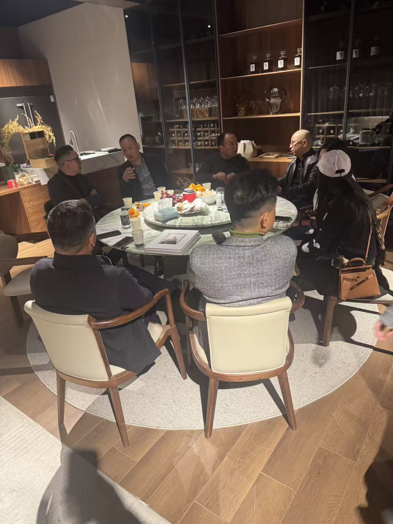 游学取经促共进 踏青聚力启新程 我会组织企业赴台州诺丁山家居开展游学踏青活动